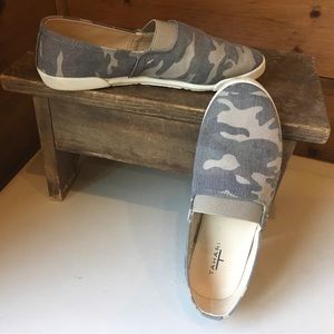 Tahari camp slip on shoes